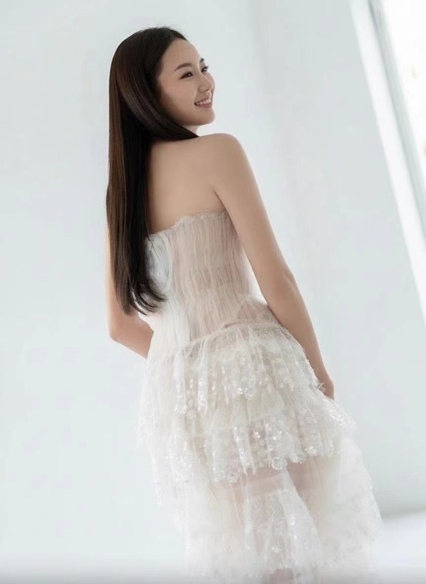 Off the shoulder Tiered layered chapel length beautiful bridal dress