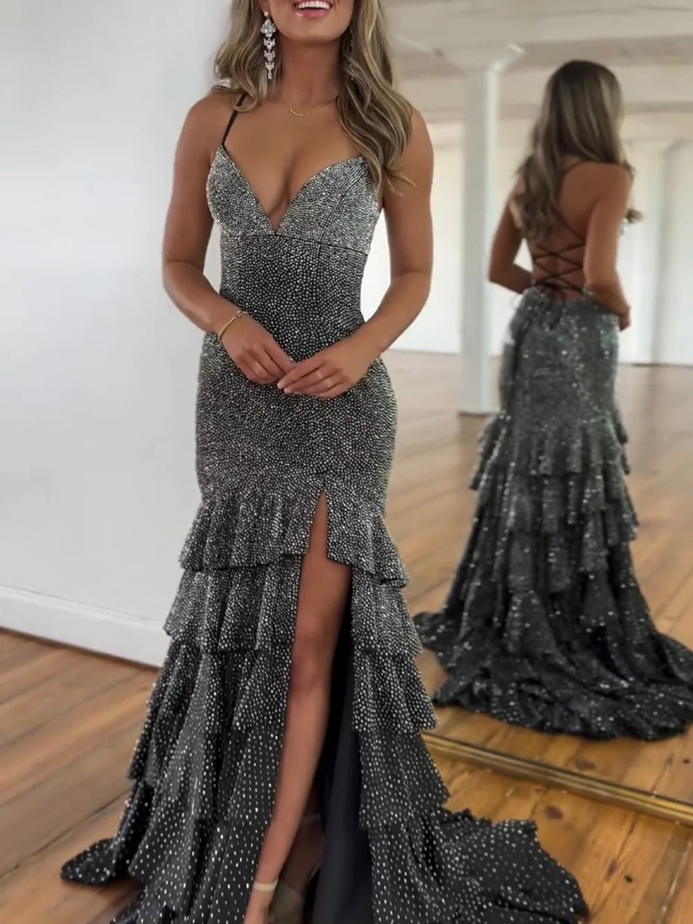 Spaghetti straps deep v neck layered design sleeveless party dress