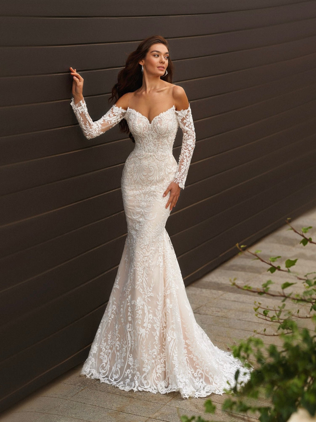 Chapel length off the shoulder V neck long sleeve floral lace designed bridal dress