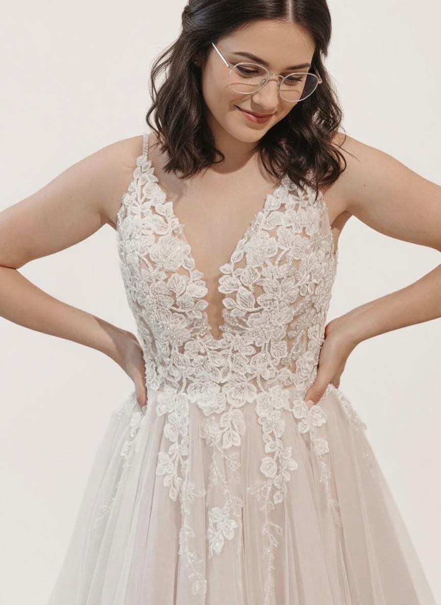 Lace straps sleeveless V neck backless floor length formal dress