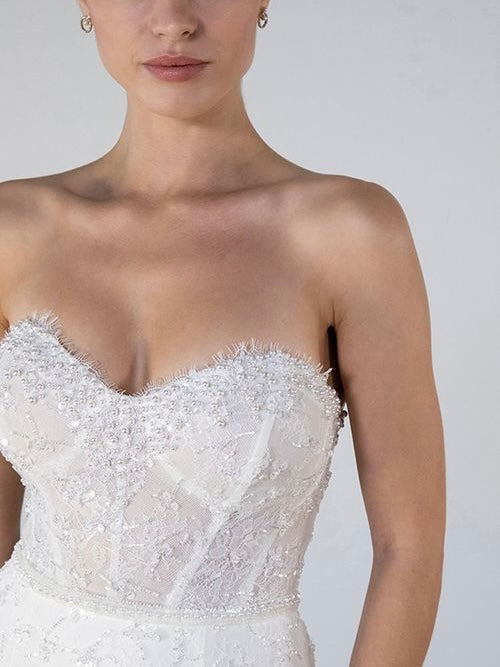 Unique Design off the shoulder sleeveless court length V neck lace bridal dress