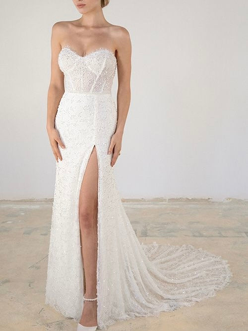 Unique Design off the shoulder sleeveless court length V neck lace bridal dress