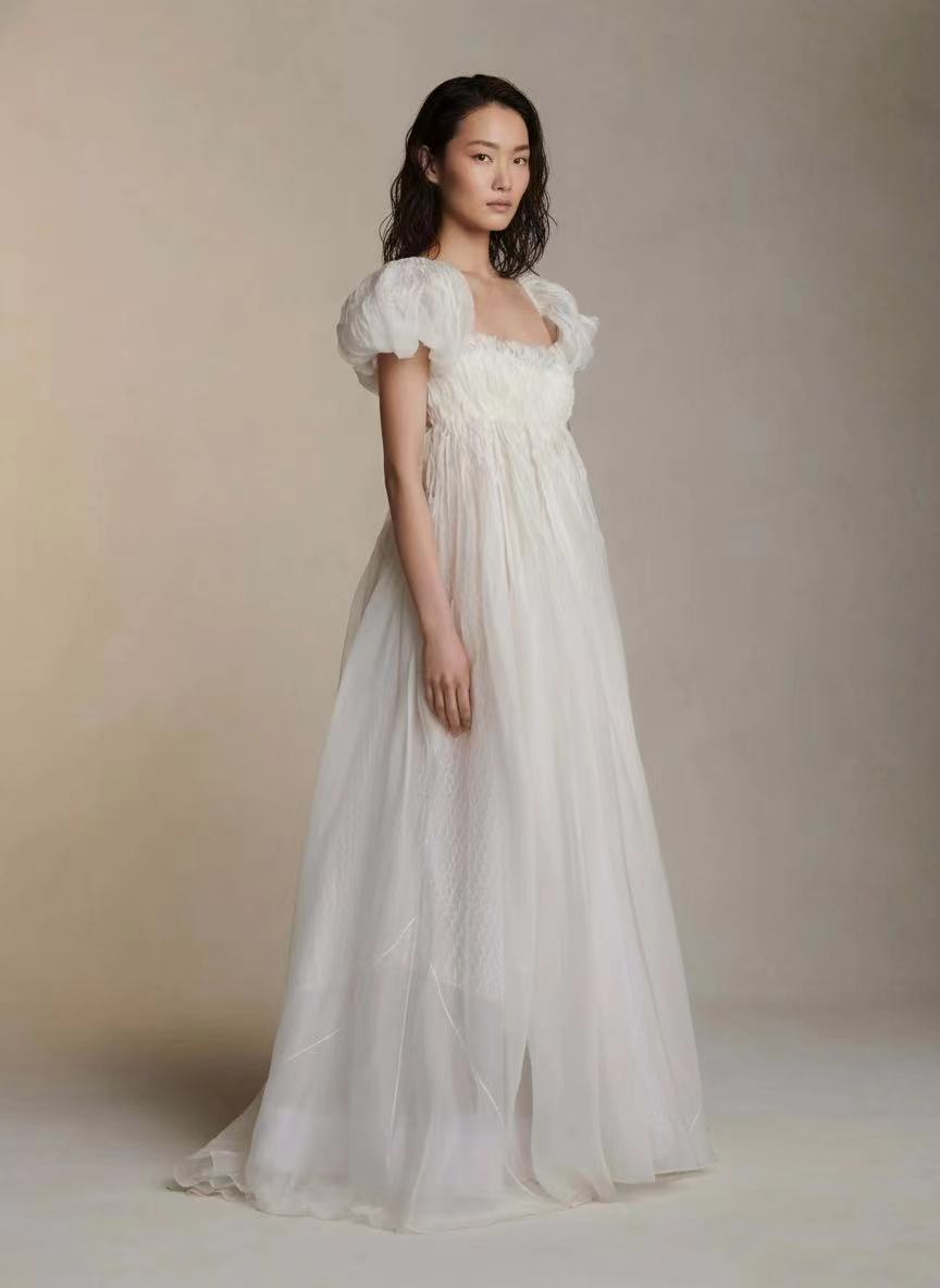 Square neck floor length short sleeve pure white gown