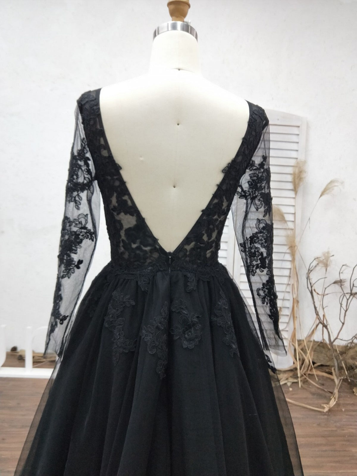 Gothic style Lace and yarn V neck backless full sleeve split knee length party dress