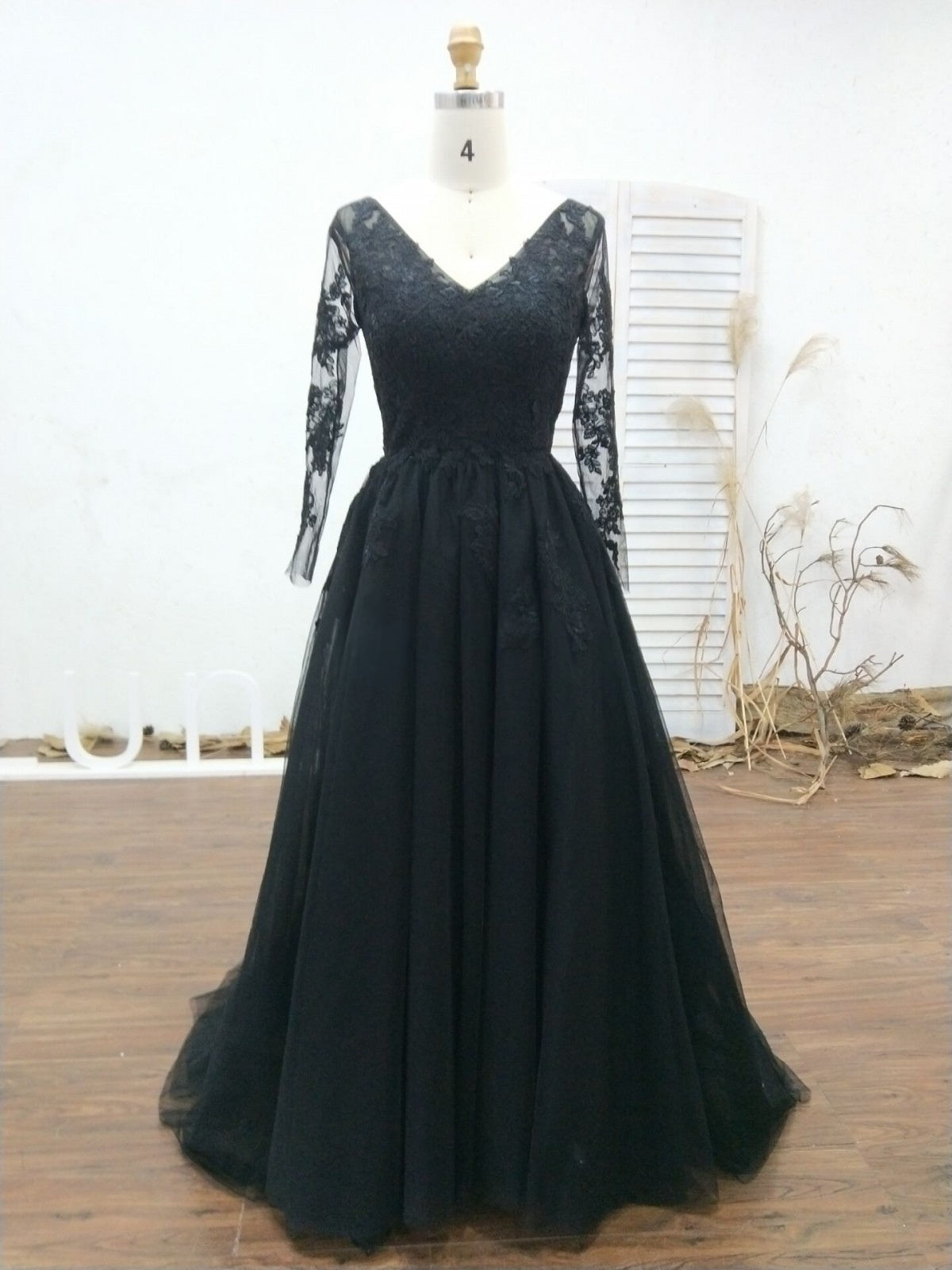 Gothic style Lace and yarn V neck backless full sleeve split knee length party dress